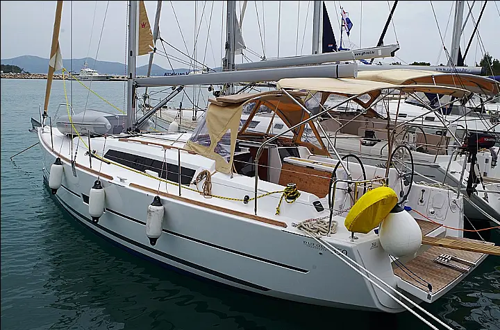 Dufour 350 GL - Outside 1