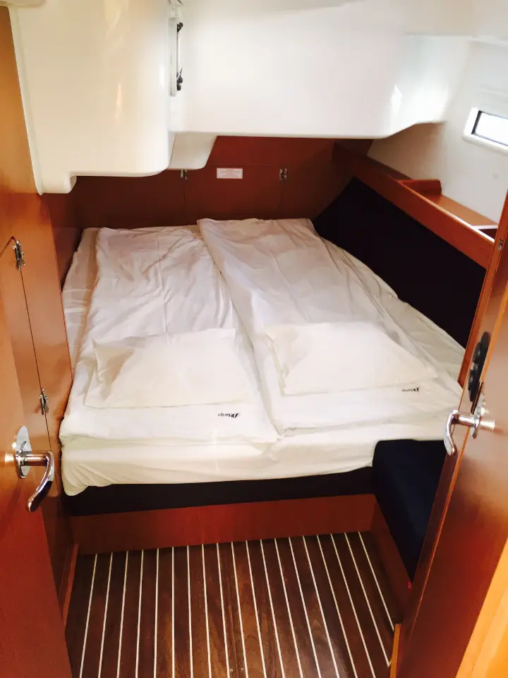 Bavaria Cruiser 51 - YOLO back cabin