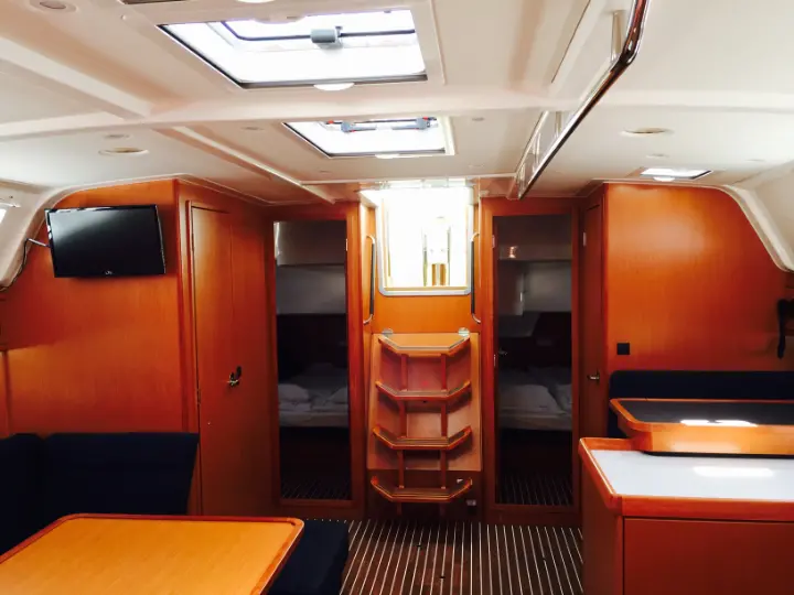 Bavaria Cruiser 51 - YOLO salon