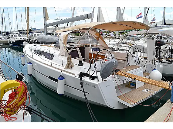 Dufour 412