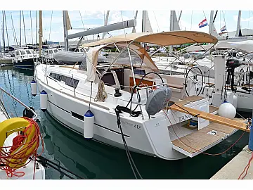 Dufour 412 - External image