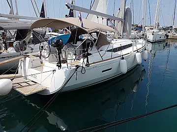 Sun Odyssey 419 - External image
