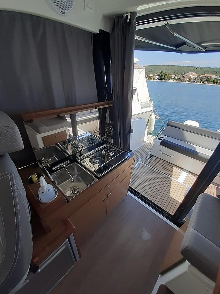 Merry Fisher 895 - 