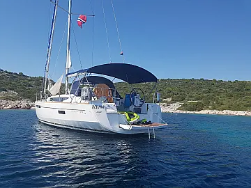 Sun Odyssey 479 - External image
