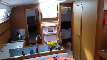 Sun Odyssey 379 - 