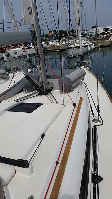 Sun Odyssey 379 - 