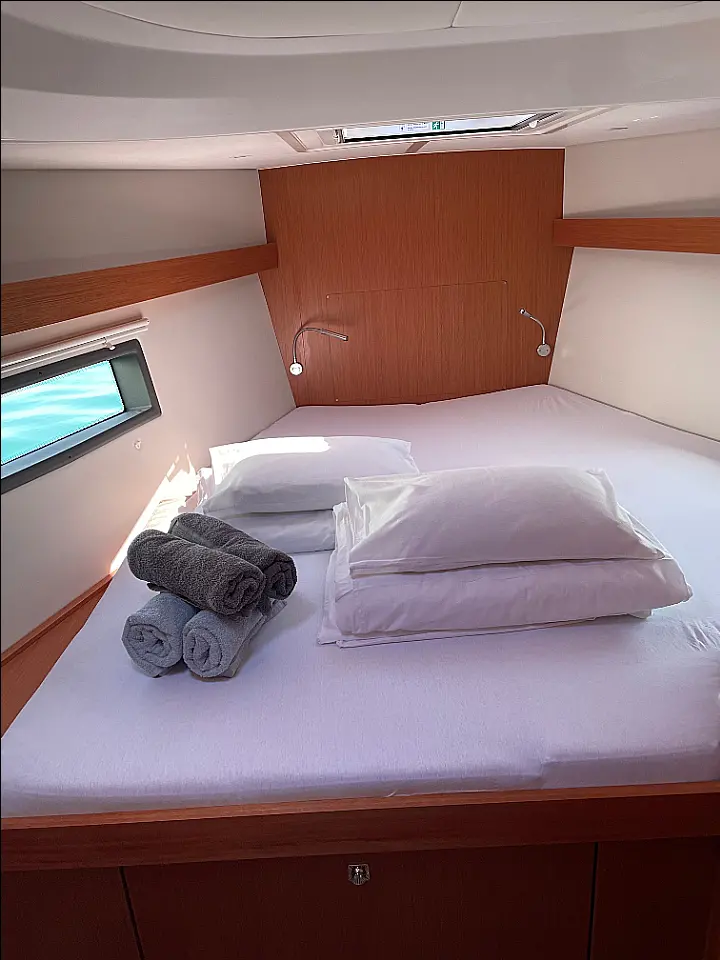 Bavaria C42 - 