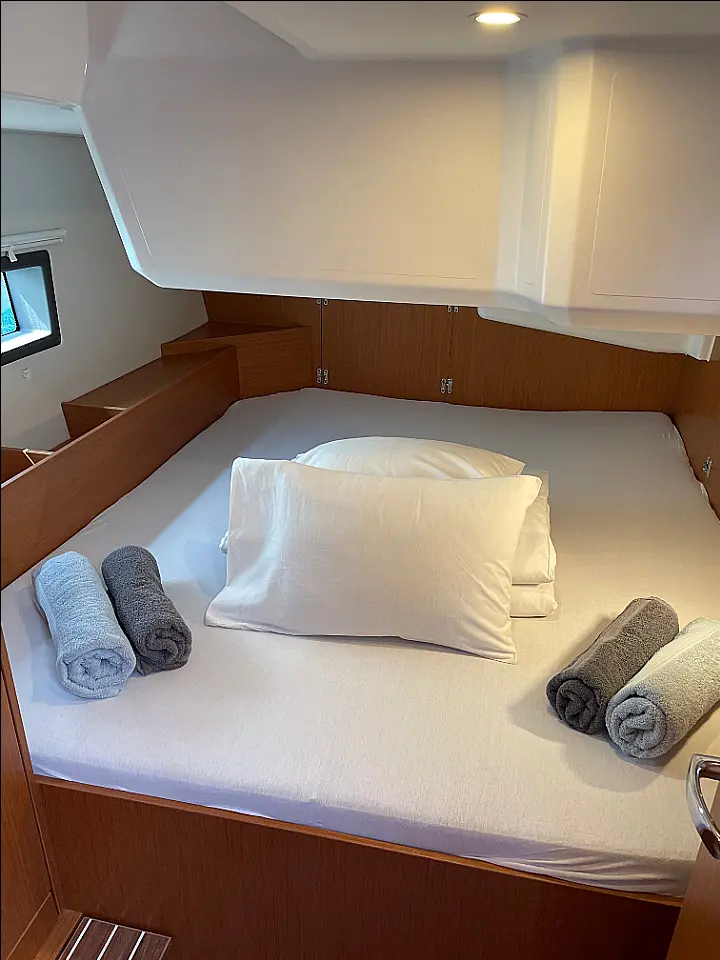 Bavaria C42 - 