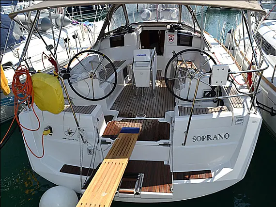 Sun Odyssey 379