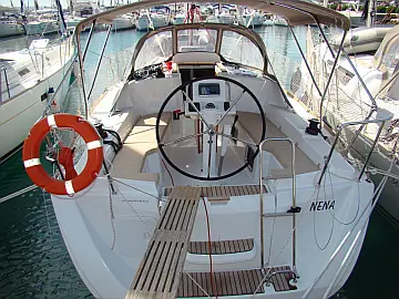 Sun Odyssey 33i - External image
