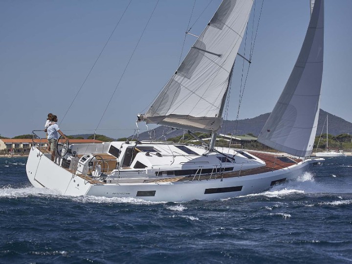 Sun Odyssey 440 - External image