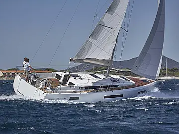 Sun Odyssey 440 - External image
