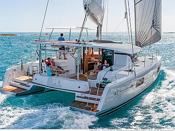 Lagoon 42 - External image
