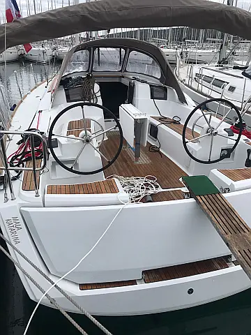 Sun Odyssey 389 - 