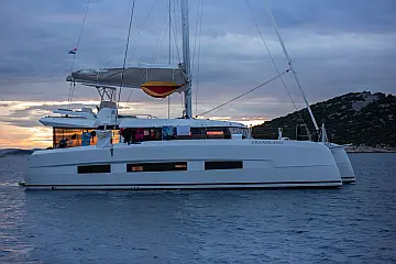 Dufour Catamaran 48 - 