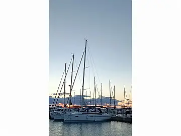 Bavaria 37 Cruiser - External image
