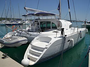 Lagoon 380-4 - External image